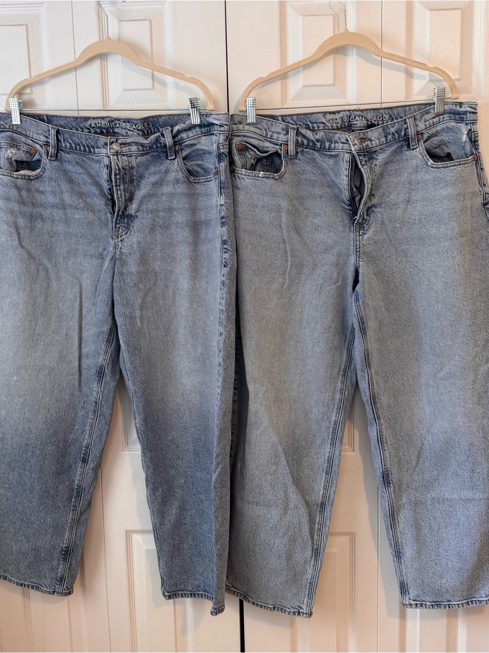 American Eagle Outfitters Light Wash Women's Straight-Leg Jeans